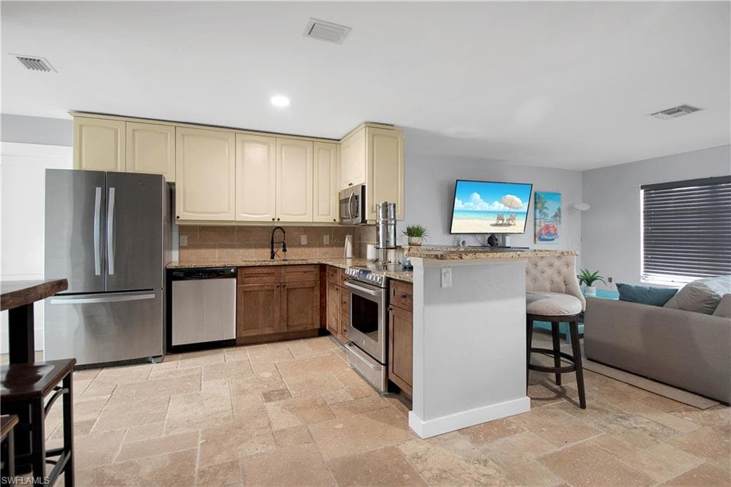 106 Pago Pago Dr W, Naples, FL 34113-19