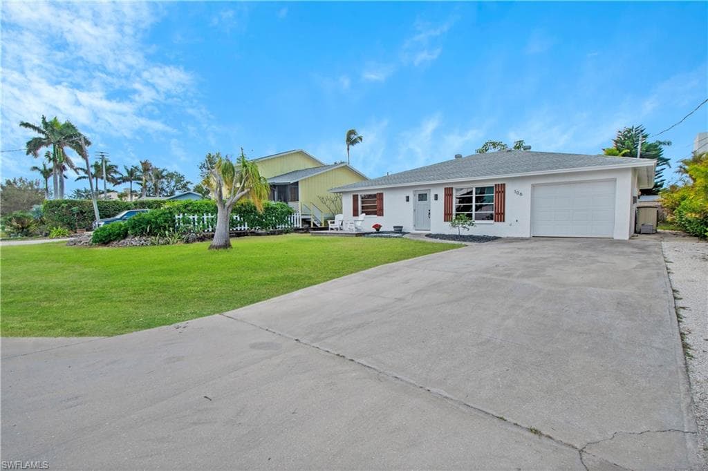 106 Pago Pago Dr W, Naples, FL 34113-4