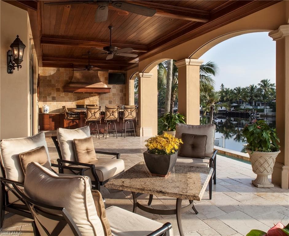 1979 4th St S, Naples, FL 34102-21