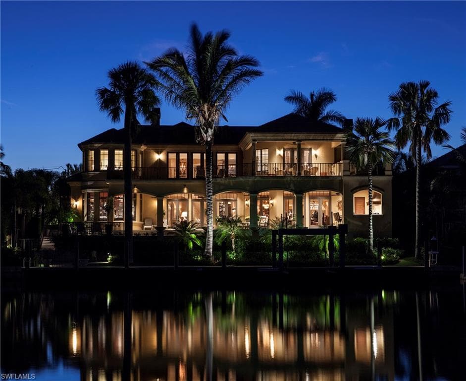 1979 4th St S, Naples, FL 34102-1