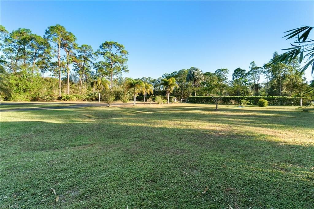 6011 Sea Grass Ln, Naples, FL 34116-17