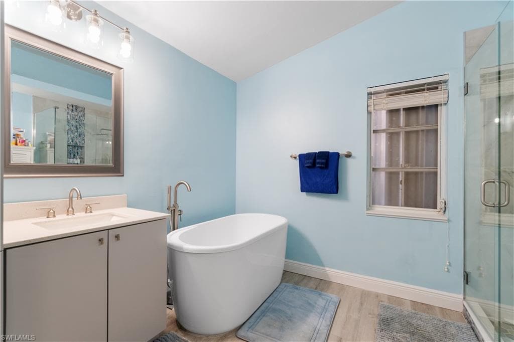 6011 Sea Grass Ln, Naples, FL 34116-25