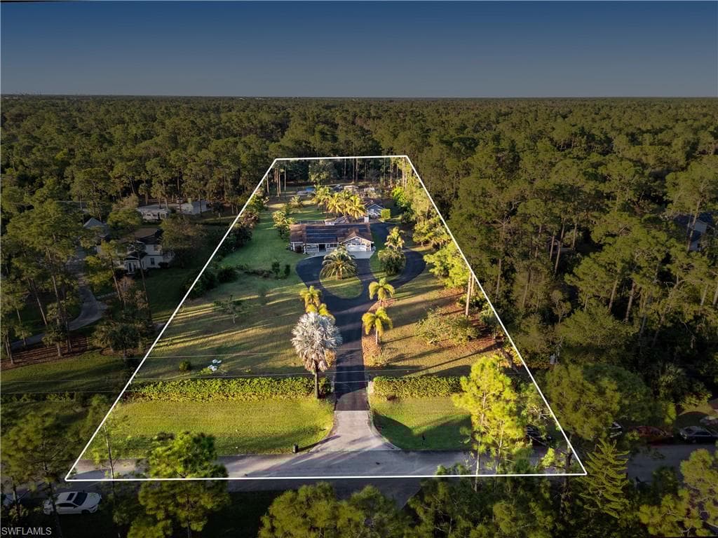 6011 Sea Grass Ln, Naples, FL 34116-2