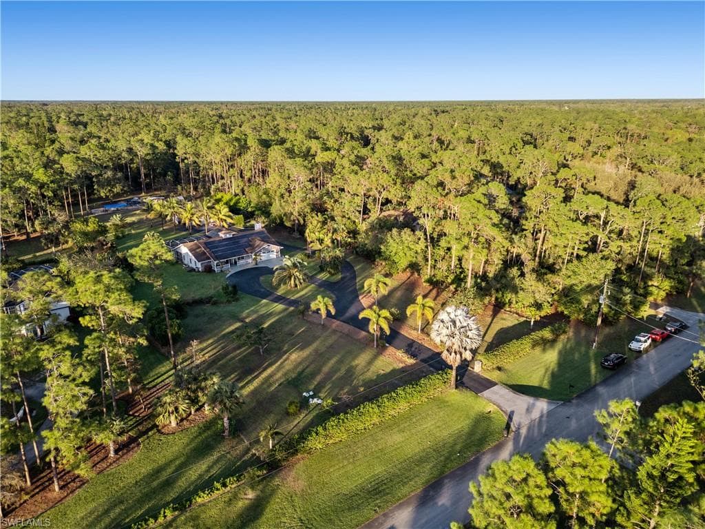 6011 Sea Grass Ln, Naples, FL 34116-4