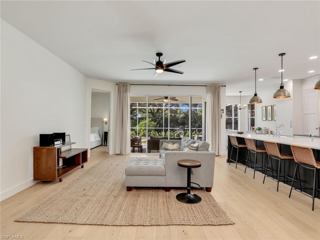8850 Springwood Ct, Bonita Springs, FL 34135-10