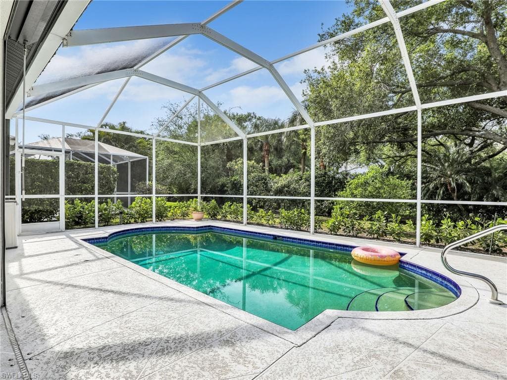 8850 Springwood Ct, Bonita Springs, FL 34135-16
