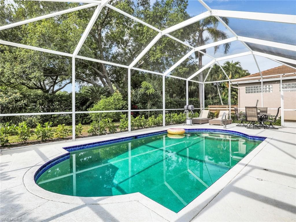 8850 Springwood Ct, Bonita Springs, FL 34135-17