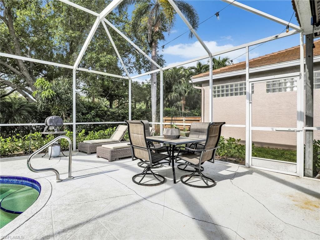 8850 Springwood Ct, Bonita Springs, FL 34135-19