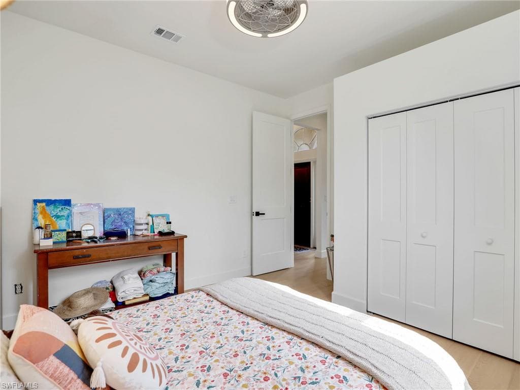 8850 Springwood Ct, Bonita Springs, FL 34135-34