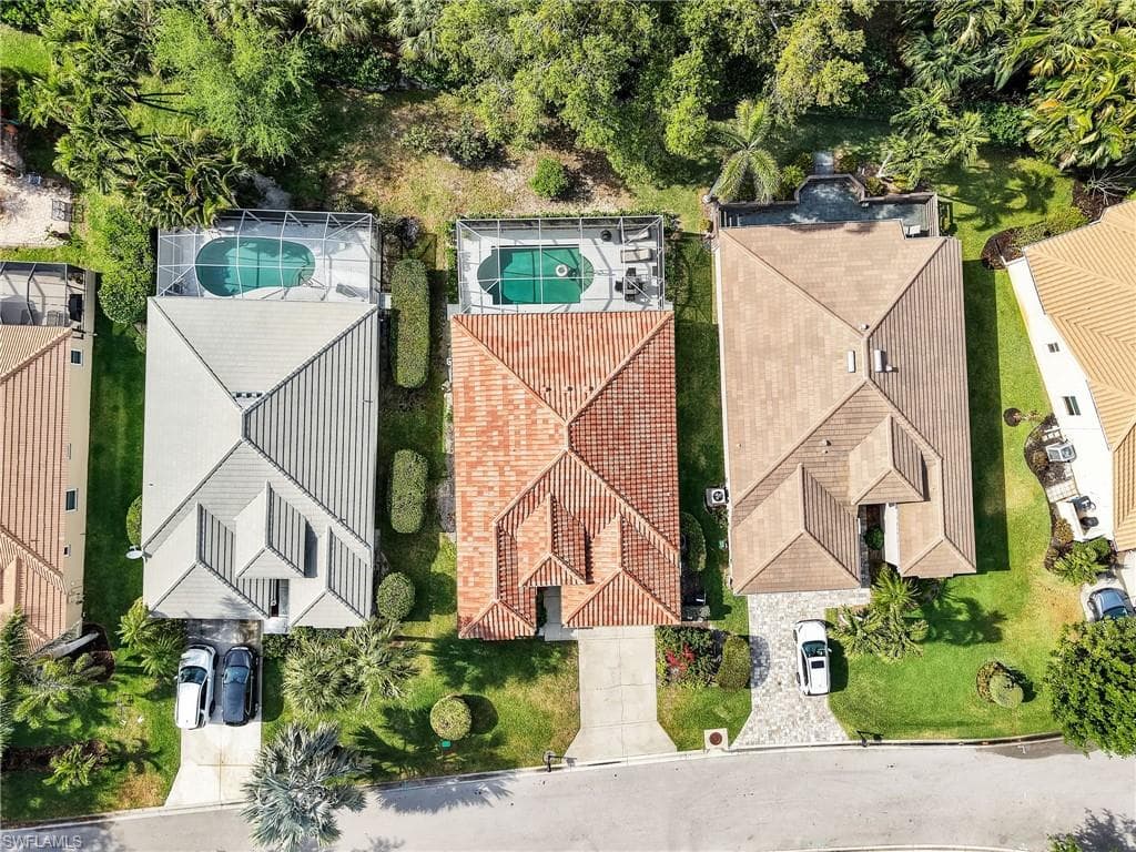 8850 Springwood Ct, Bonita Springs, FL 34135-3