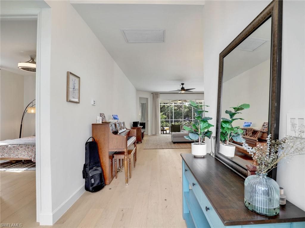 8850 Springwood Ct, Bonita Springs, FL 34135-7