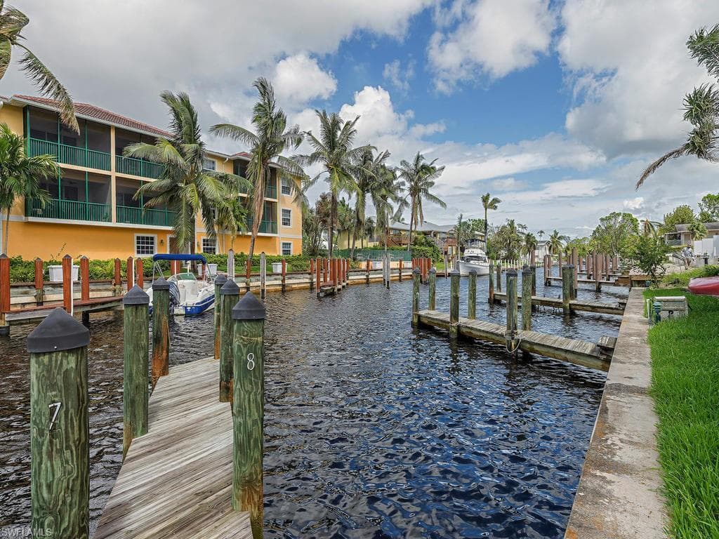 1533 Chesapeake Ave A5, Naples, FL 34102-1