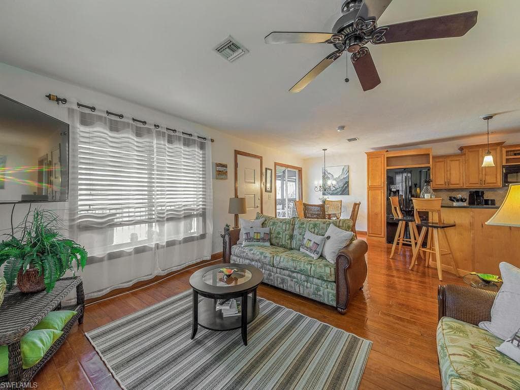 1533 Chesapeake Ave A5, Naples, FL 34102-5