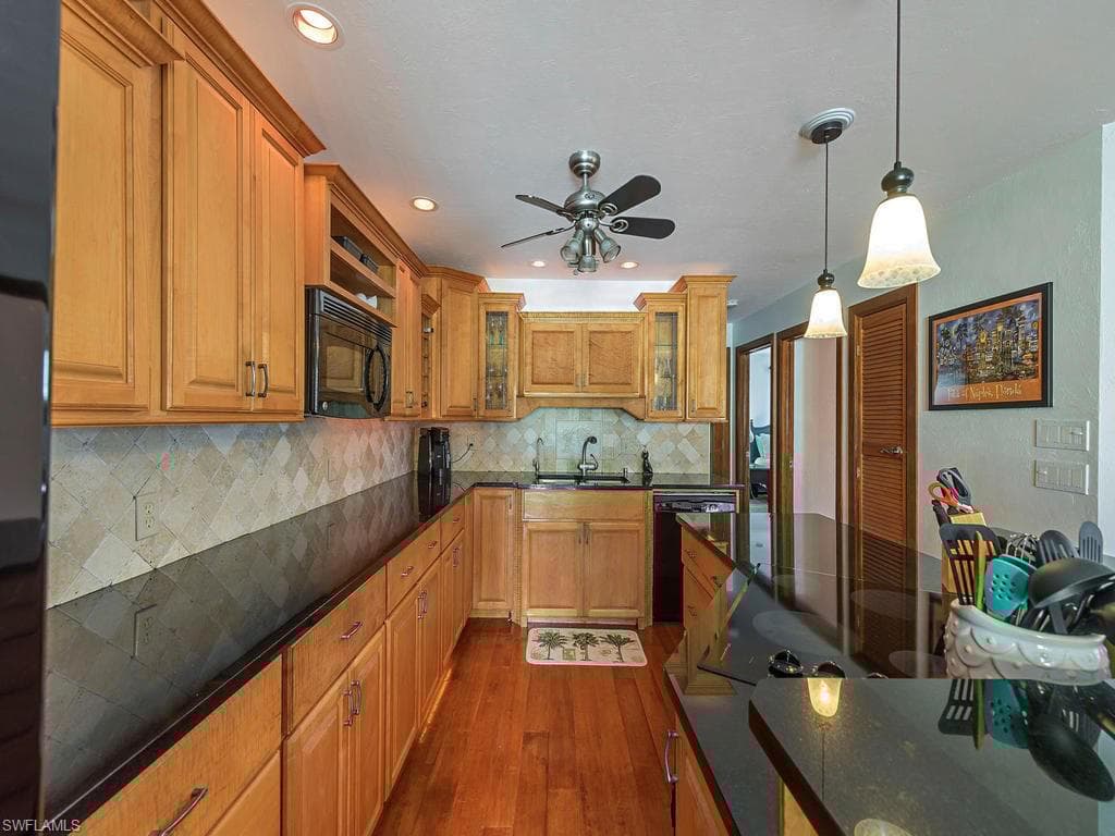 1533 Chesapeake Ave A5, Naples, FL 34102-6