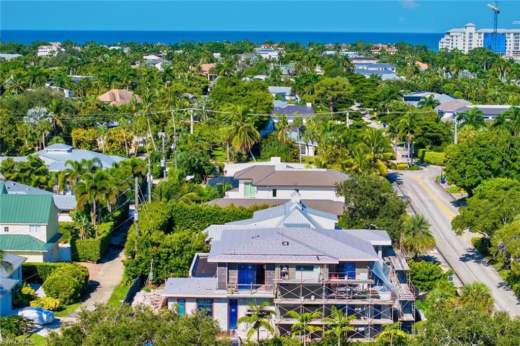 788 7th Ave N, Naples, FL 34102-4