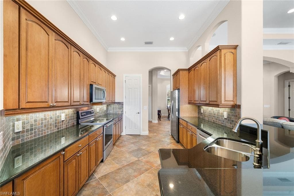 11906 Heather Woods Ct, Naples, FL 34120-12