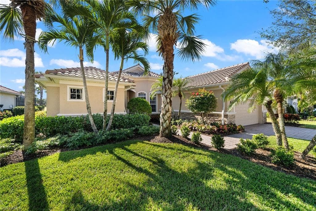 11906 Heather Woods Ct, Naples, FL 34120-1