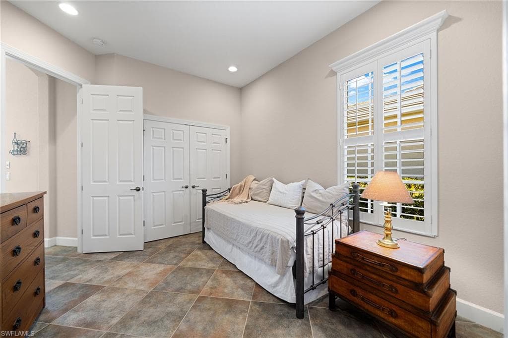 11906 Heather Woods Ct, Naples, FL 34120-30