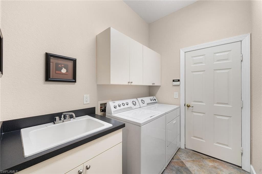 11906 Heather Woods Ct, Naples, FL 34120-34