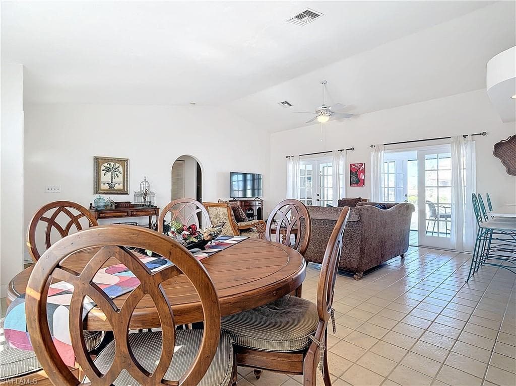 327 Conners Ave, Naples, FL 34108-8