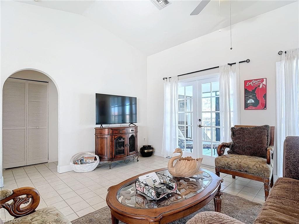 327 Conners Ave, Naples, FL 34108-16