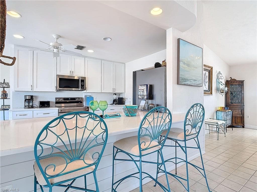 327 Conners Ave, Naples, FL 34108-17