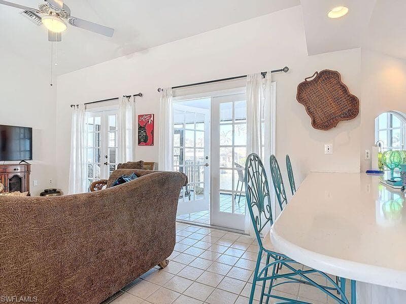 327 Conners Ave, Naples, FL 34108-18