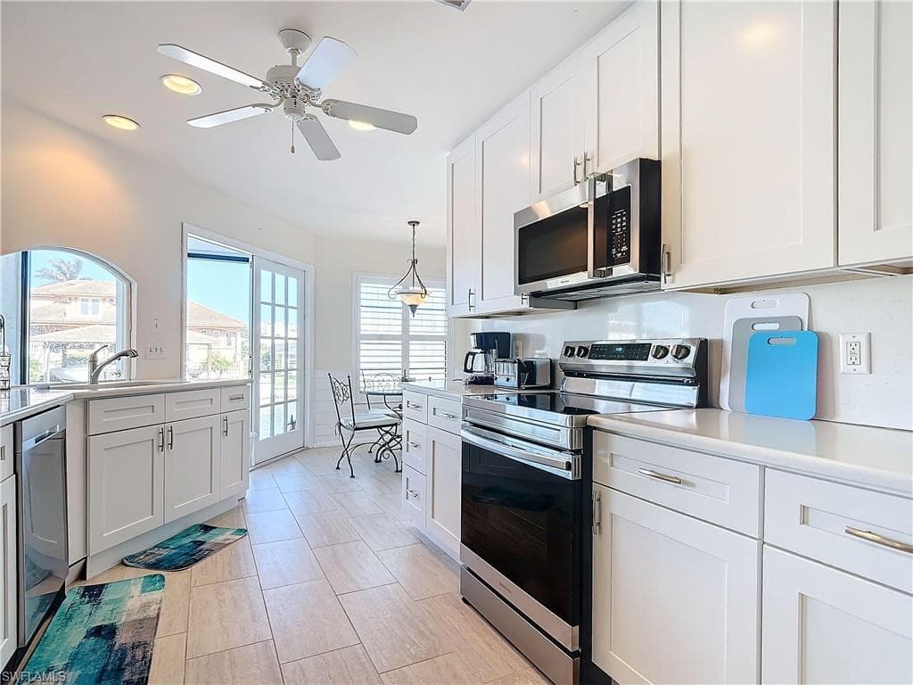 327 Conners Ave, Naples, FL 34108-20