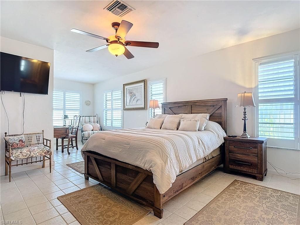 327 Conners Ave, Naples, FL 34108-32