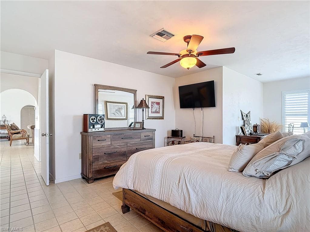 327 Conners Ave, Naples, FL 34108-34