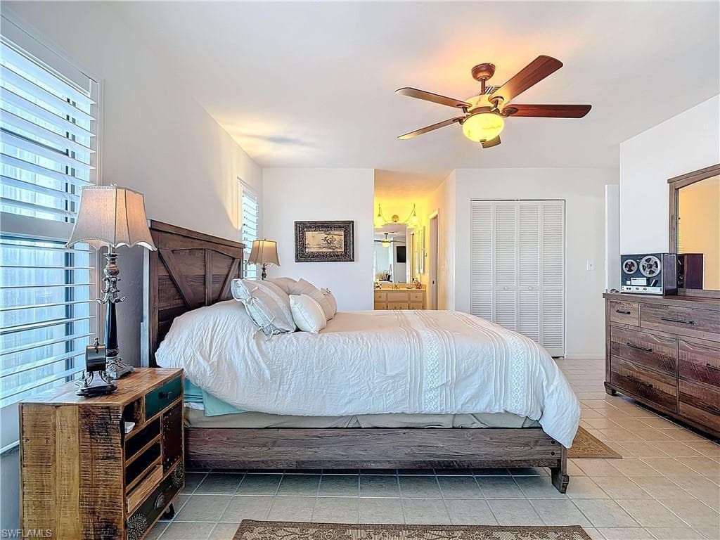 327 Conners Ave, Naples, FL 34108-36