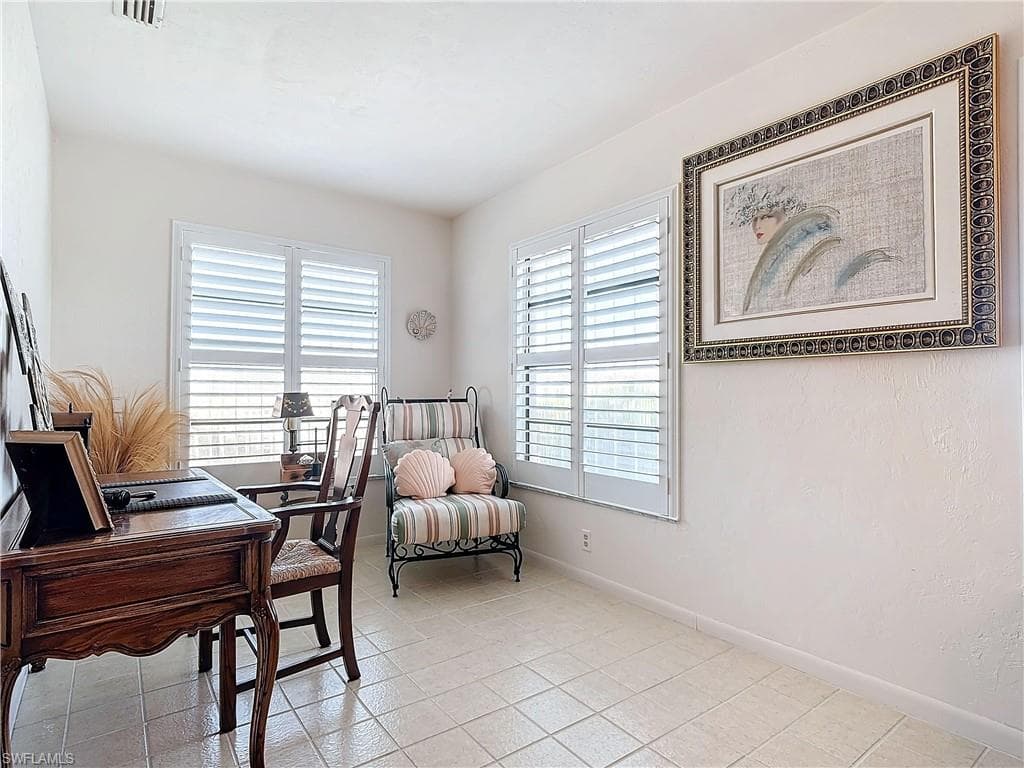 327 Conners Ave, Naples, FL 34108-39
