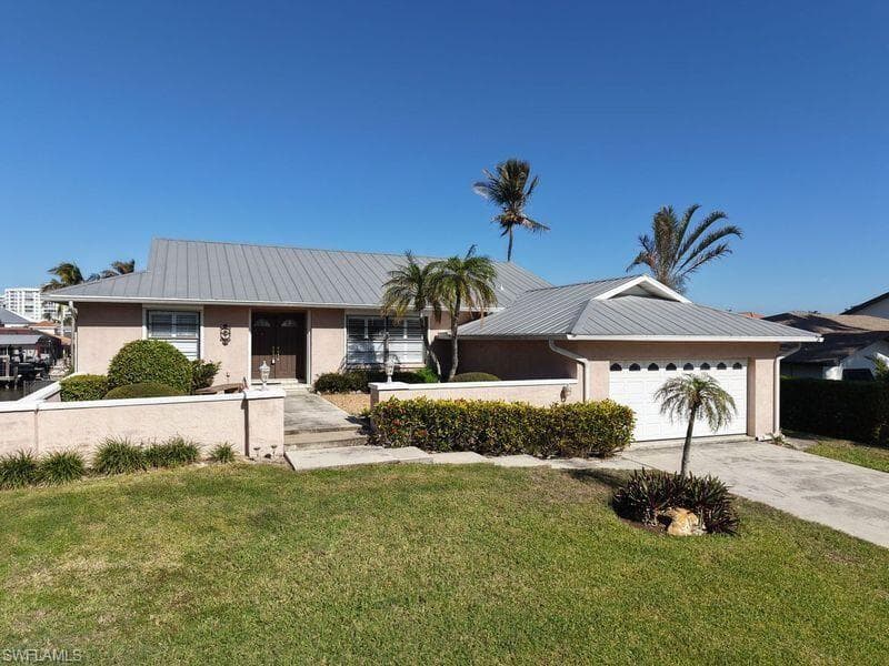 327 Conners Ave, Naples, FL 34108-3