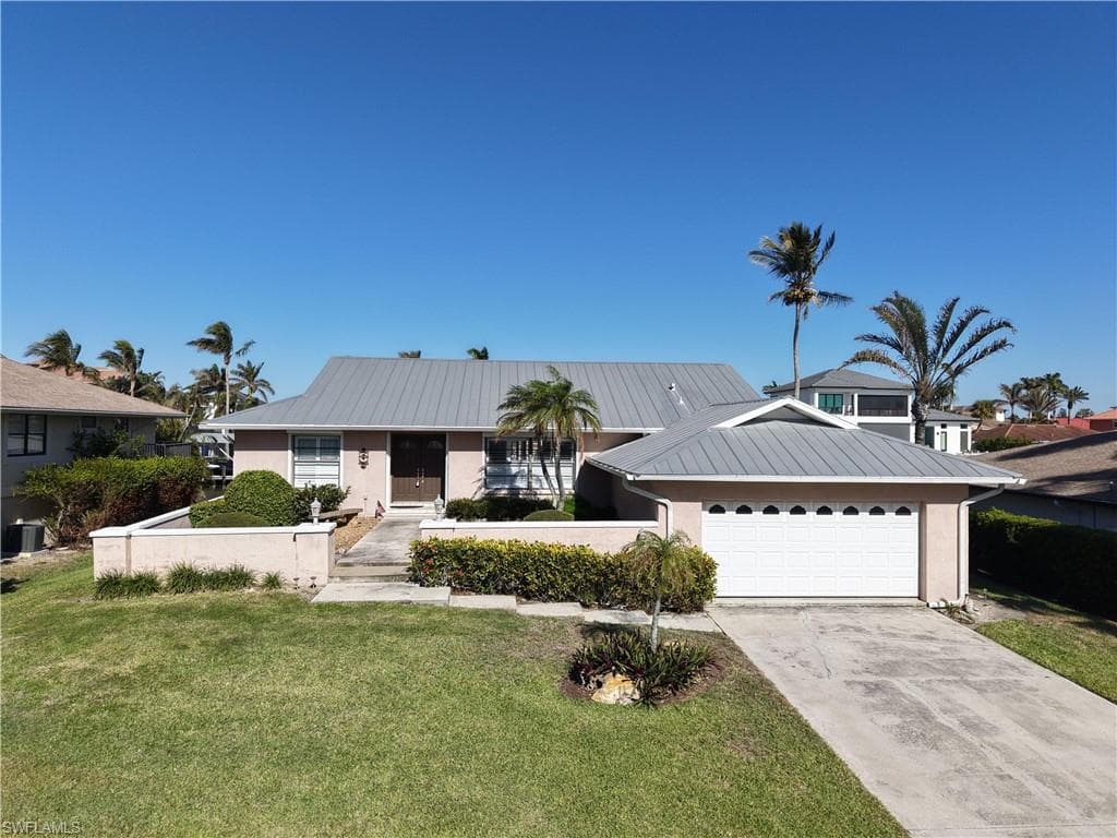 327 Conners Ave, Naples, FL 34108-4