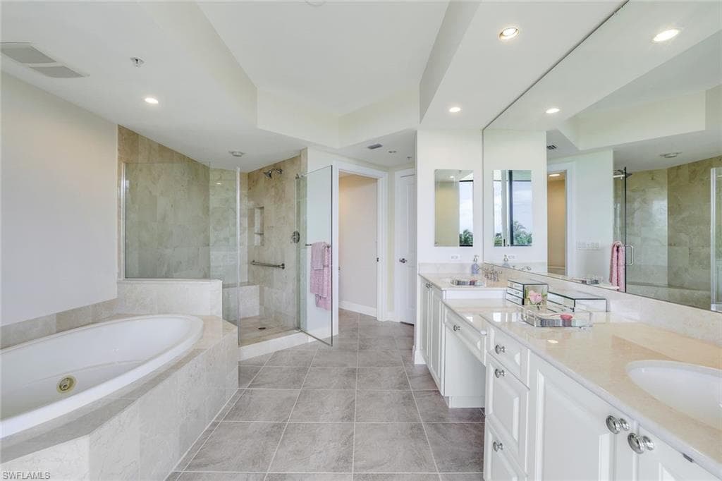 1050 Borghese Ln 206, Naples, FL 34114-23