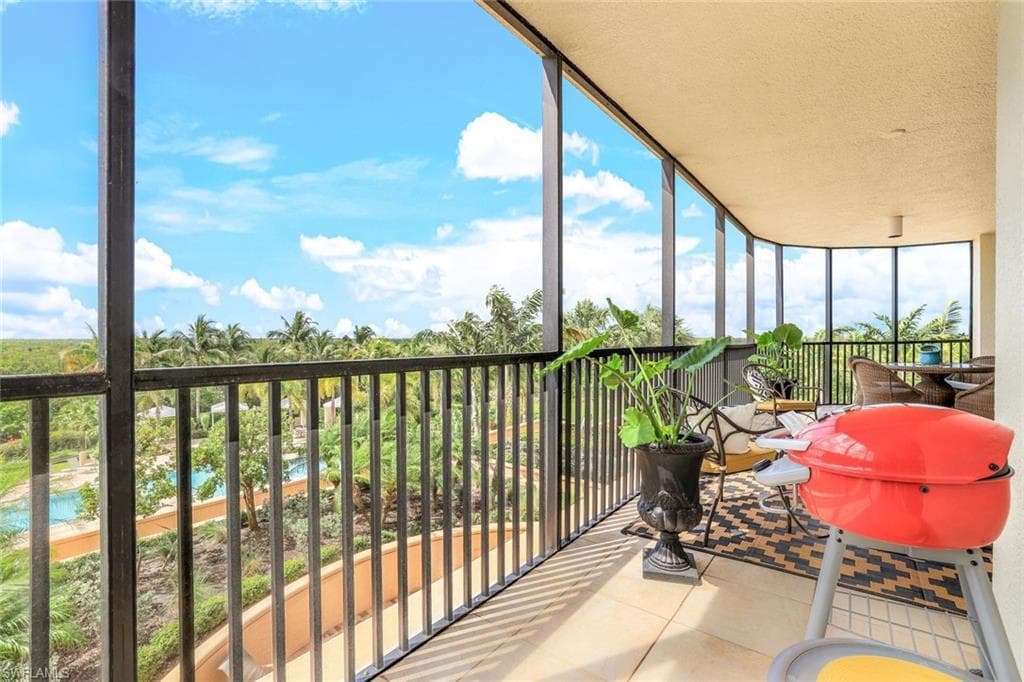 1050 Borghese Ln 206, Naples, FL 34114-37
