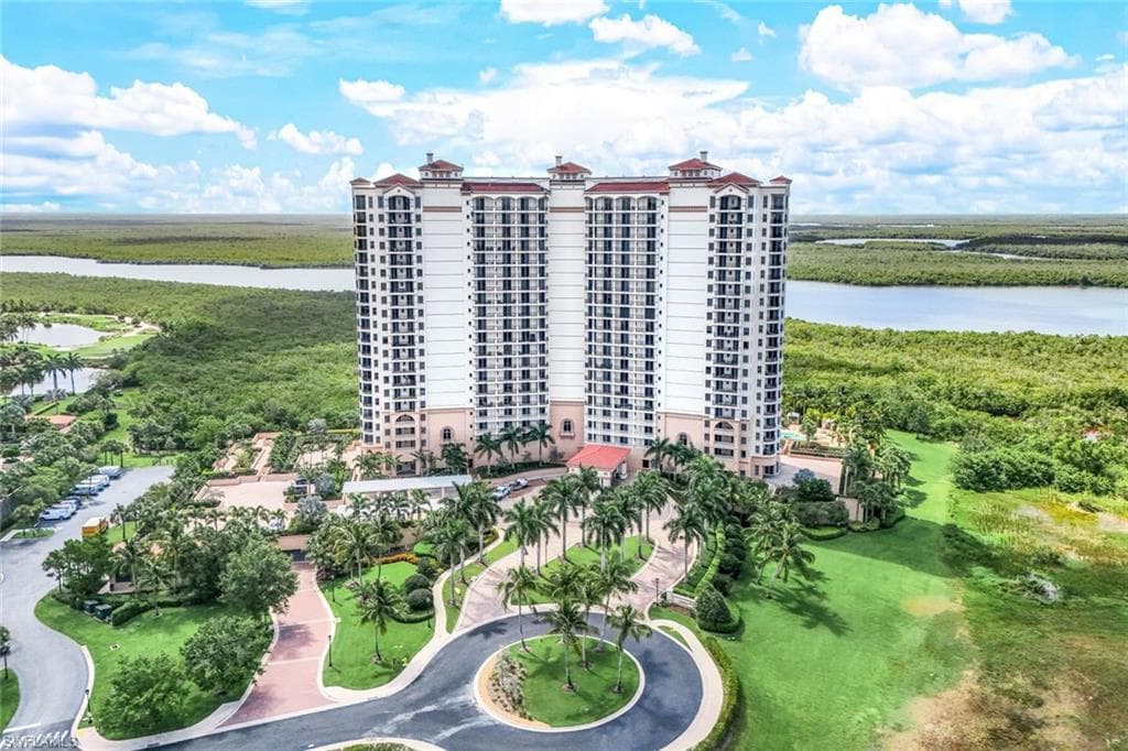 1050 Borghese Ln 206, Naples, FL 34114-4