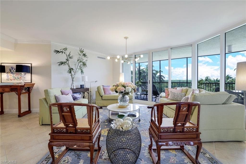 1050 Borghese Ln 206, Naples, FL 34114-8