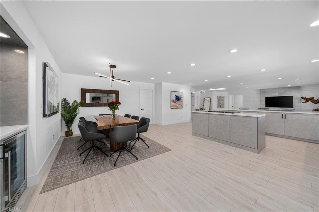 2341 Mayfield Ct 8, Naples, FL 34105-9