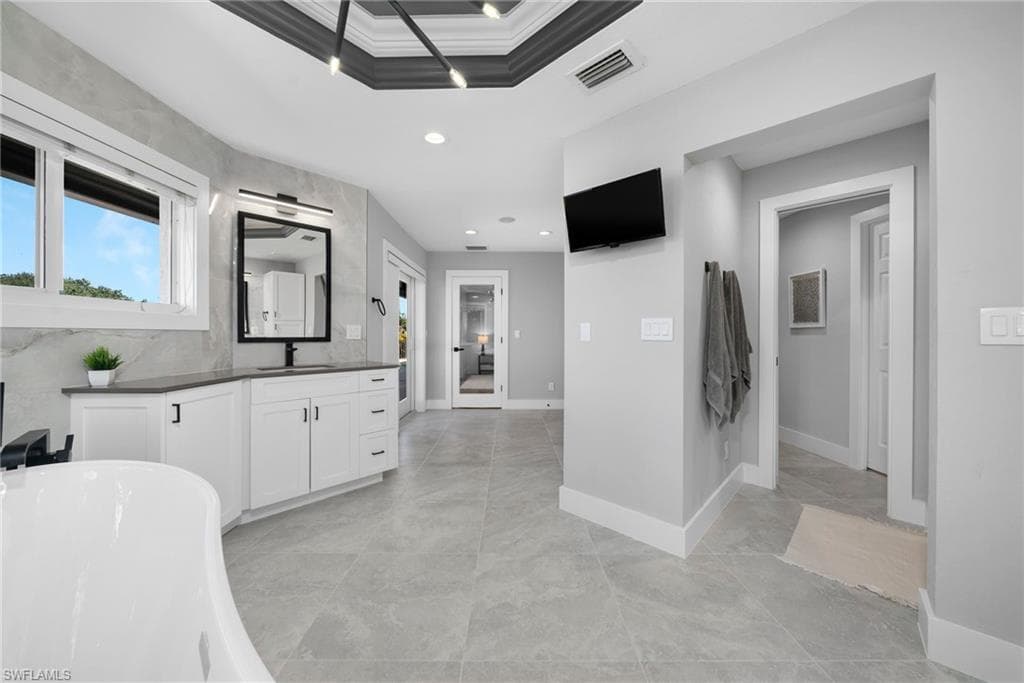 2341 Mayfield Ct 8, Naples, FL 34105-20