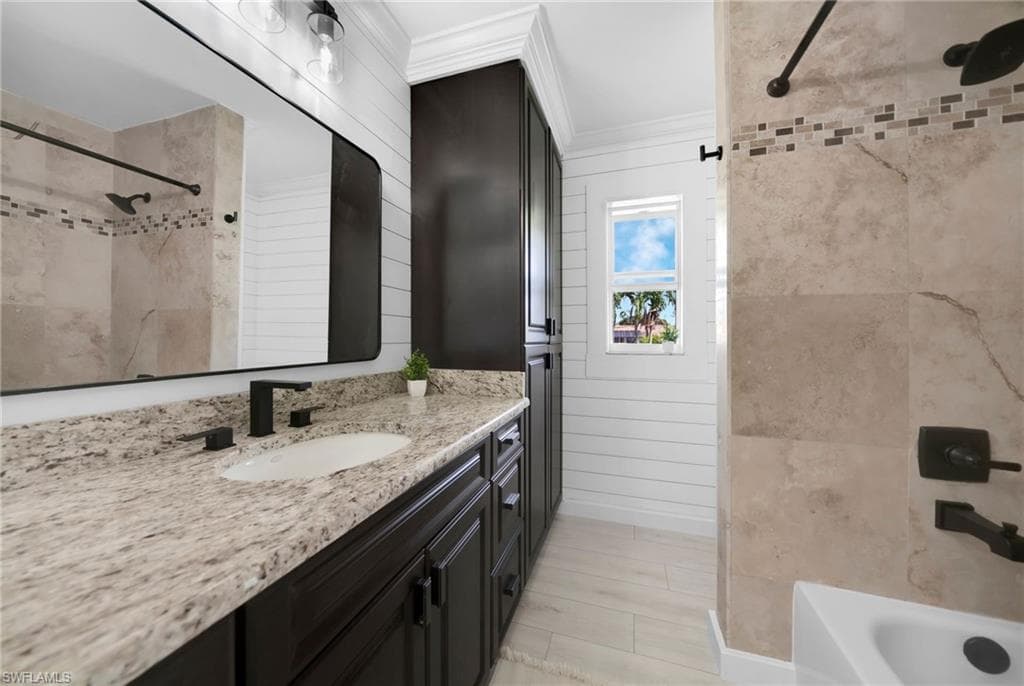 2341 Mayfield Ct 8, Naples, FL 34105-25