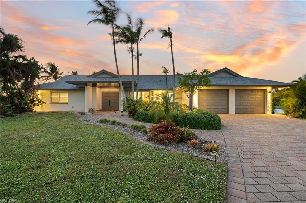 2341 Mayfield Ct 8, Naples, FL 34105-3