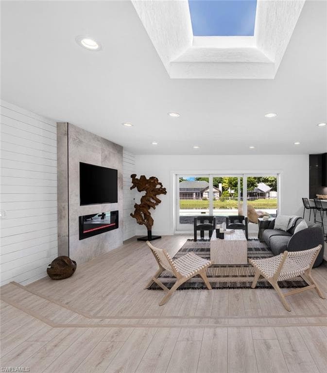 2341 Mayfield Ct 8, Naples, FL 34105-5