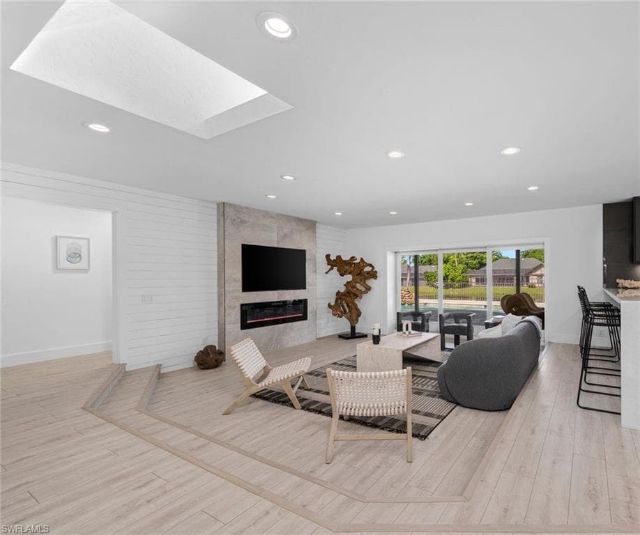 2341 Mayfield Ct 8, Naples, FL 34105-6