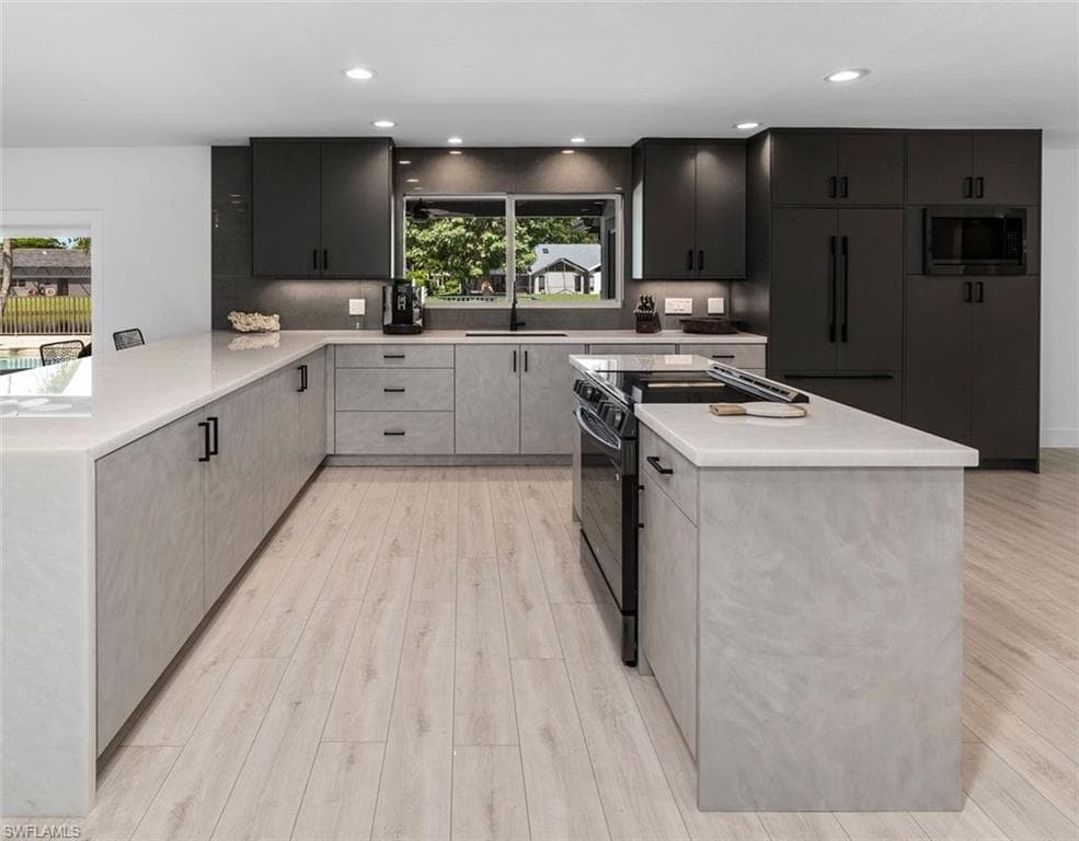 2341 Mayfield Ct 8, Naples, FL 34105-8