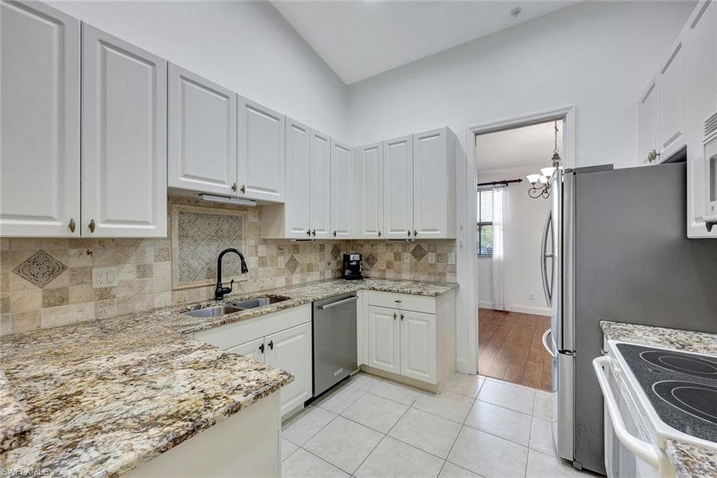 1355 Mariposa Cir 202, Naples, FL 34105-10