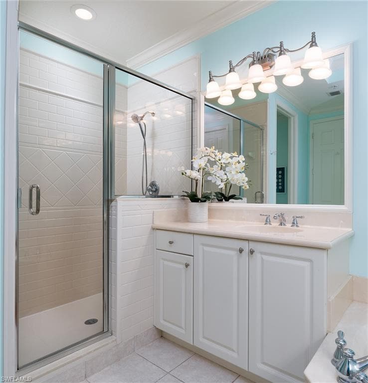 1355 Mariposa Cir 202, Naples, FL 34105-16