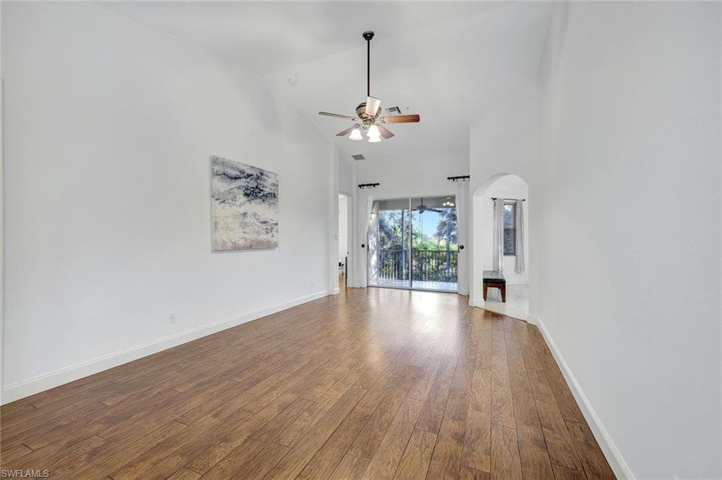 1355 Mariposa Cir 202, Naples, FL 34105-27
