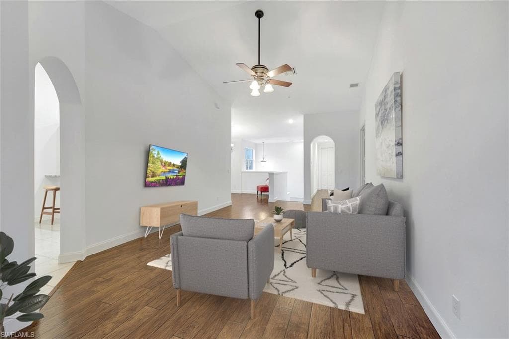 1355 Mariposa Cir 202, Naples, FL 34105-5