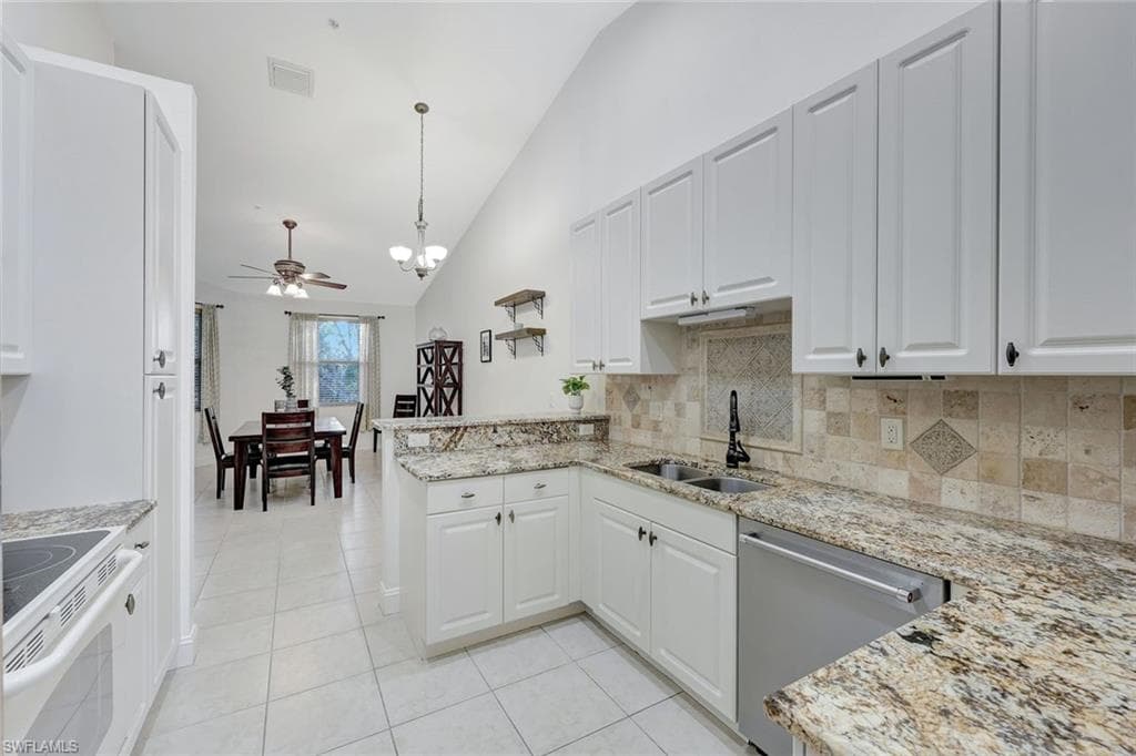 1355 Mariposa Cir 202, Naples, FL 34105-7